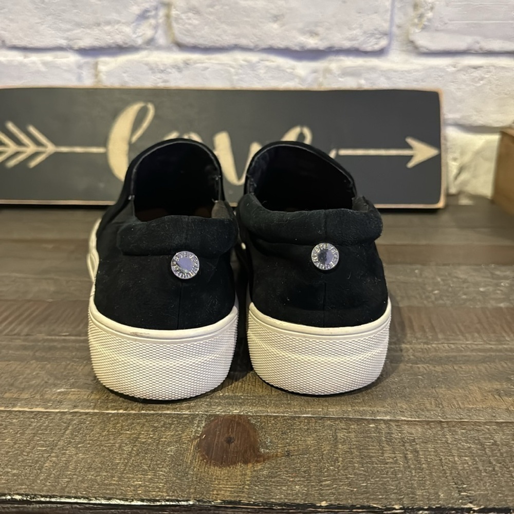 Women’s suede slip on sneakers - Picture 3 of 6